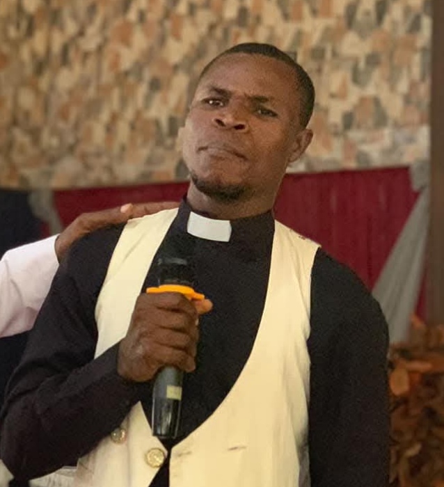 Pastor 12